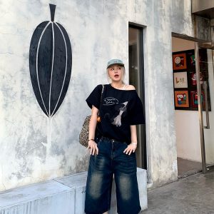 Versatile Black Short Sleeve T-Shirt with Dog Print for Women - Loose Slim Fit, Spring Fashion Essentials, Y2K Style