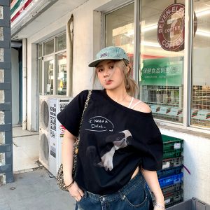 Versatile Black Short Sleeve T-Shirt with Dog Print for Women - Loose Slim Fit, Spring Fashion Essentials, Y2K Style