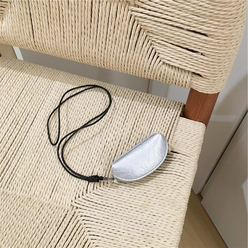 Versatile Cute Red Coin Purse - Small Portable Bag for Keys and Accessories, Perfect for Niche Instagram Aesthetic Versatile Cute Red Coin Purse - Small Portable Bag for Keys and Accessories, Perfect for Niche Instagram Aesthetic