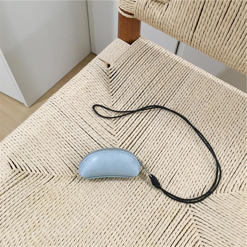 Versatile Cute Red Coin Purse - Small Portable Bag for Keys and Accessories, Perfect for Niche Instagram Aesthetic Versatile Cute Red Coin Purse - Small Portable Bag for Keys and Accessories, Perfect for Niche Instagram Aesthetic