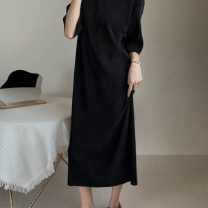 Versatile High-Temperature Pleated Paper Doll Dress with Toothpick Pleats, Knee-Length, Round Neck, Short Sleeves, Slimming Style