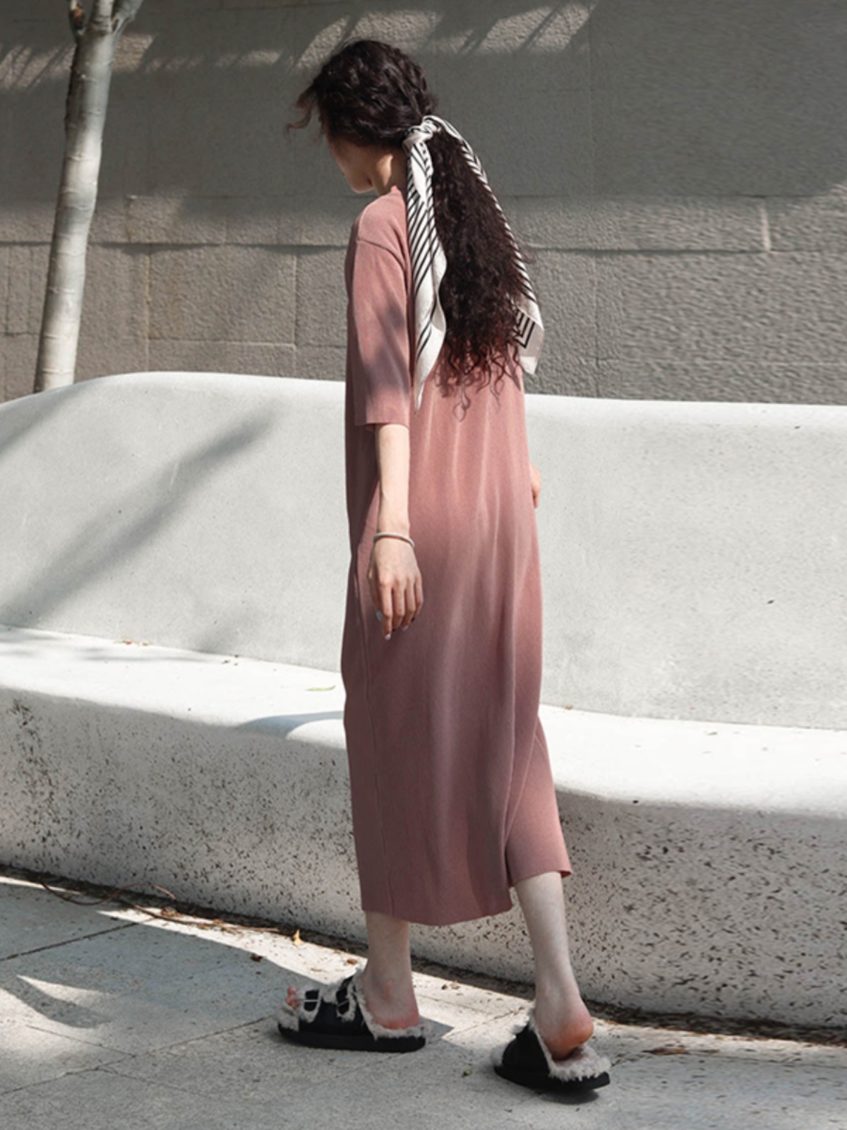 Versatile High-Temperature Pleated Paper Doll Dress with Toothpick Pleats, Knee-Length, Round Neck, Short Sleeves, Slimming Style Versatile High-Temperature Pleated Paper Doll Dress with Toothpick Pleats, Knee-Length, Round Neck, Short Sleeves, Slimming Style