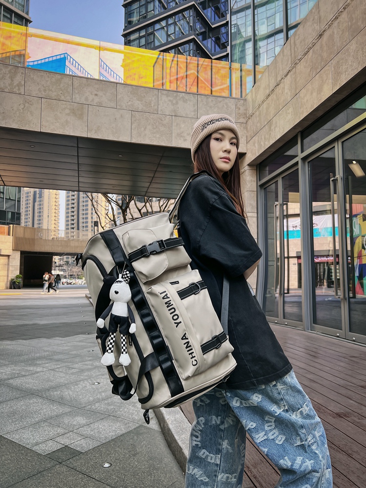 Versatile Large Capacity Travel Backpack for Men and Women – Ideal for Business, School, Sports, and Weekend Getaways Versatile Large Capacity Travel Backpack for Men and Women – Ideal for Business, School, Sports, and Weekend Getaways