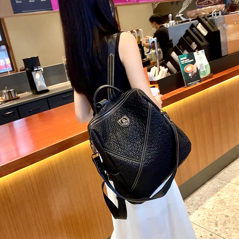 Versatile Large Capacity Women's Backpack - Dual-Use Commuter Travel Bag for Spring 2025, Stylish Single and Double Shoulder Design