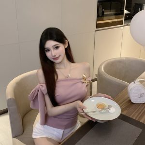 Versatile Off-Shoulder Tank Top T-shirt with Gentle Feel - Perfect for 90s and Y2K Inspired Styles