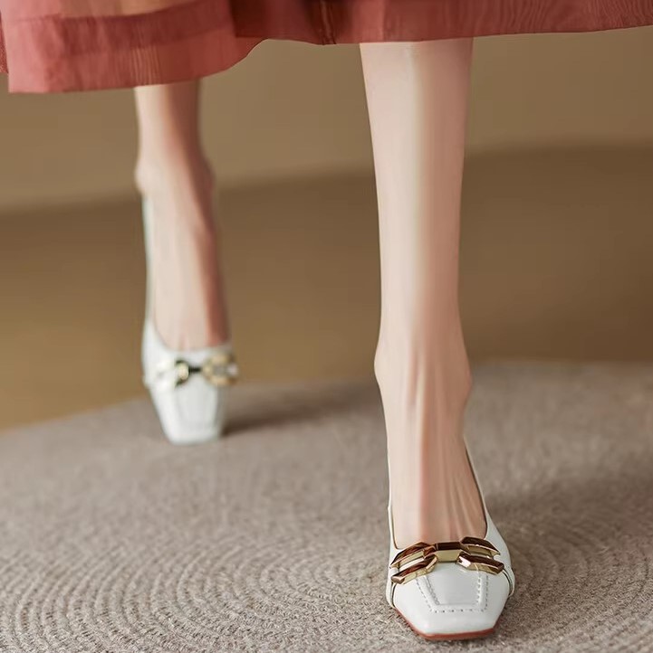 Versatile Women's High Heel Shoes with Metal Buckle, Shallow Mouth Design, Stylish Small Heel for Commuting and Everyday Wear Versatile Women's High Heel Shoes with Metal Buckle, Shallow Mouth Design, Stylish Small Heel for Commuting and Everyday Wear