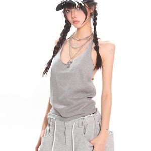 Versatile Women's Slim-Fit U-Neck Tank Top - Simple and Stylish Basic for Everyday Wear