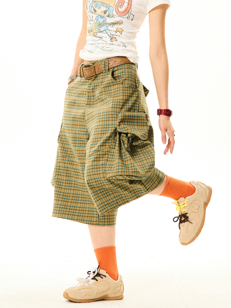 Vintage American-Style Plaid Capri Pants for Women, Wide-Leg Workwear Shorts, Casual Versatile 90s Inspired Fashion Vintage American-Style Plaid Capri Pants for Women, Wide-Leg Workwear Shorts, Casual Versatile 90s Inspired Fashion