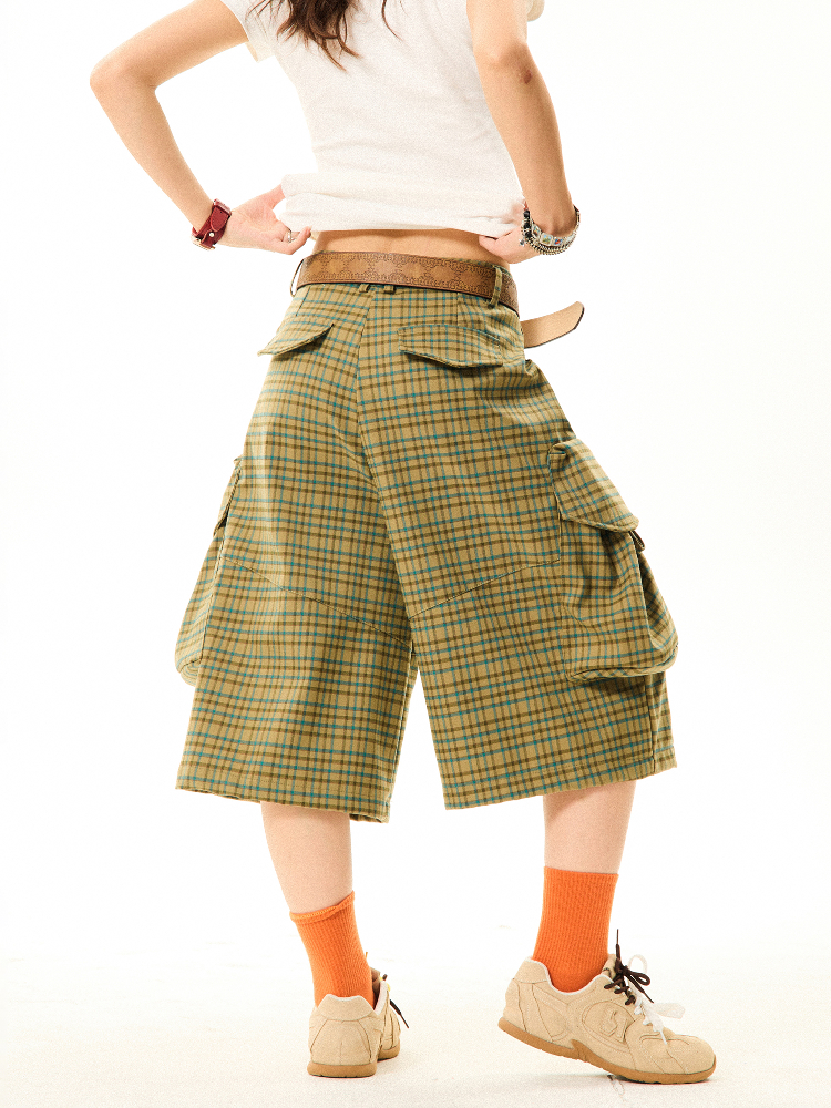 Vintage American-Style Plaid Capri Pants for Women, Wide-Leg Workwear Shorts, Casual Versatile 90s Inspired Fashion Vintage American-Style Plaid Capri Pants for Women, Wide-Leg Workwear Shorts, Casual Versatile 90s Inspired Fashion