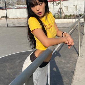 Vintage American Style Shoulder T-Shirt for Women, Slim Fit Slogan Print, Round Neck, Short Sleeve Jazz Top for Summer