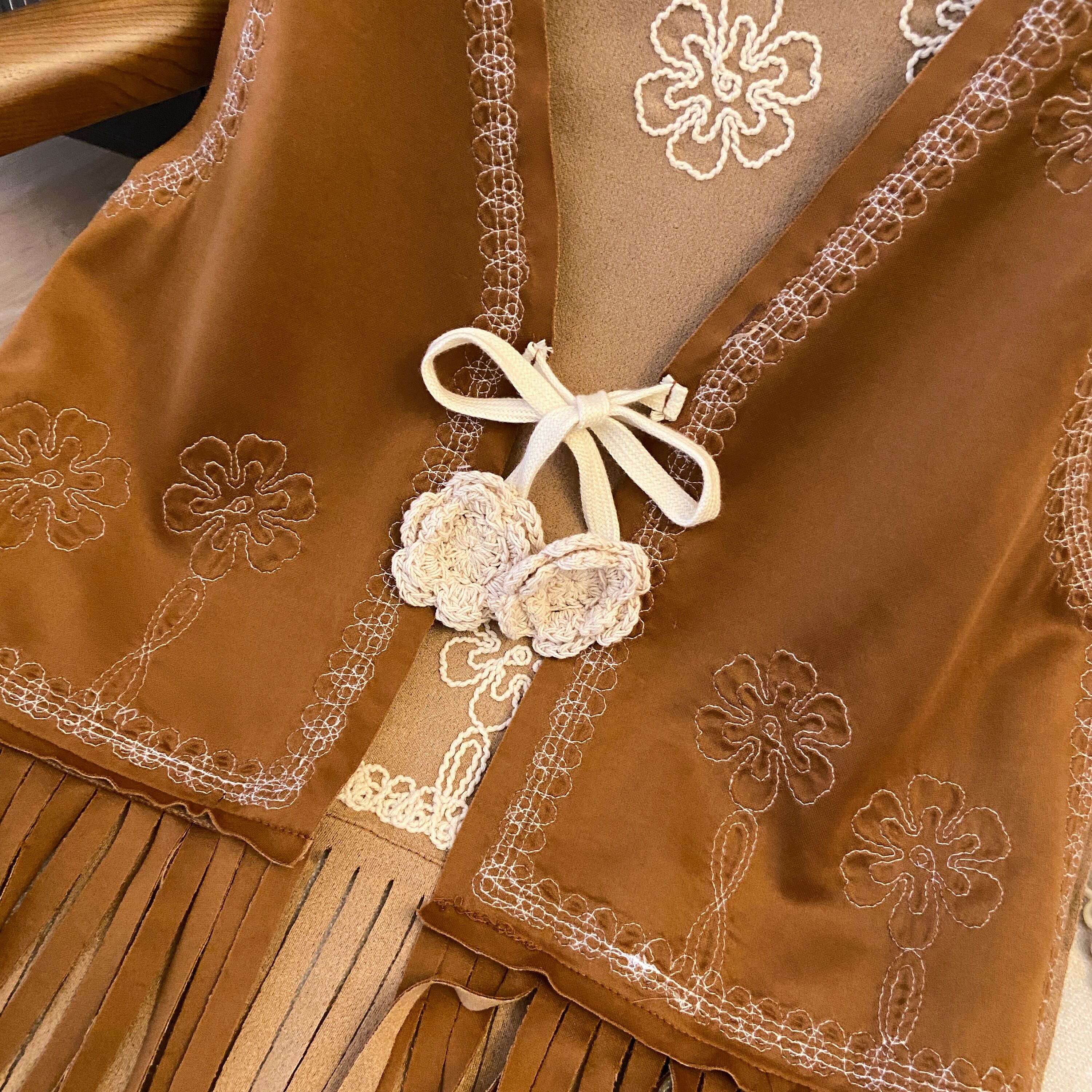 Vintage Bohemian Floral Embroidery Long Tassel Vest Cardigan Outerwear for Travel, Ethnic Style, Perfect for 90s and Y2K Fashion Vintage Bohemian Floral Embroidery Long Tassel Vest Cardigan Outerwear for Travel, Ethnic Style, Perfect for 90s and Y2K Fashion