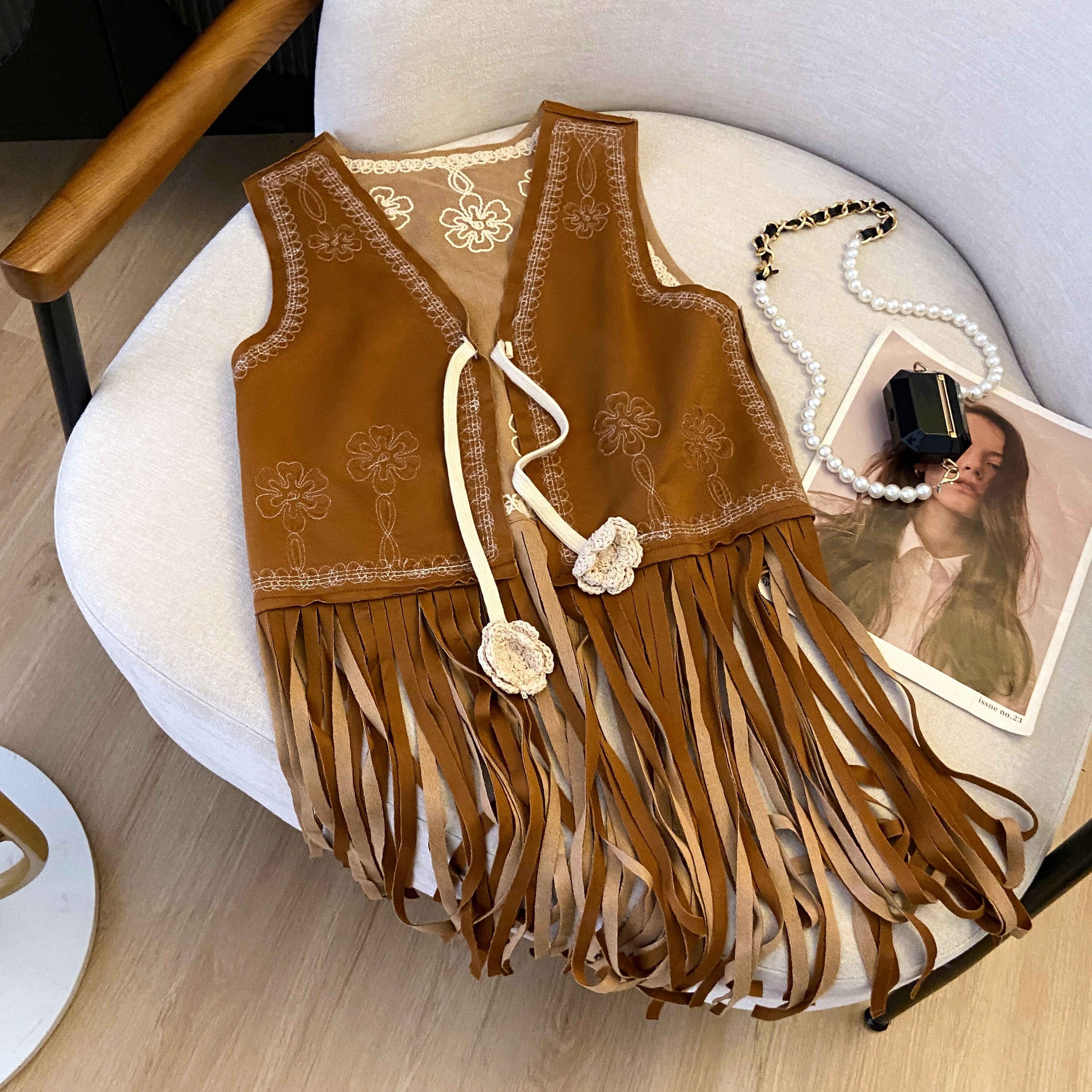 Vintage Bohemian Floral Embroidery Long Tassel Vest Cardigan Outerwear for Travel, Ethnic Style, Perfect for 90s and Y2K Fashion Vintage Bohemian Floral Embroidery Long Tassel Vest Cardigan Outerwear for Travel, Ethnic Style, Perfect for 90s and Y2K Fashion