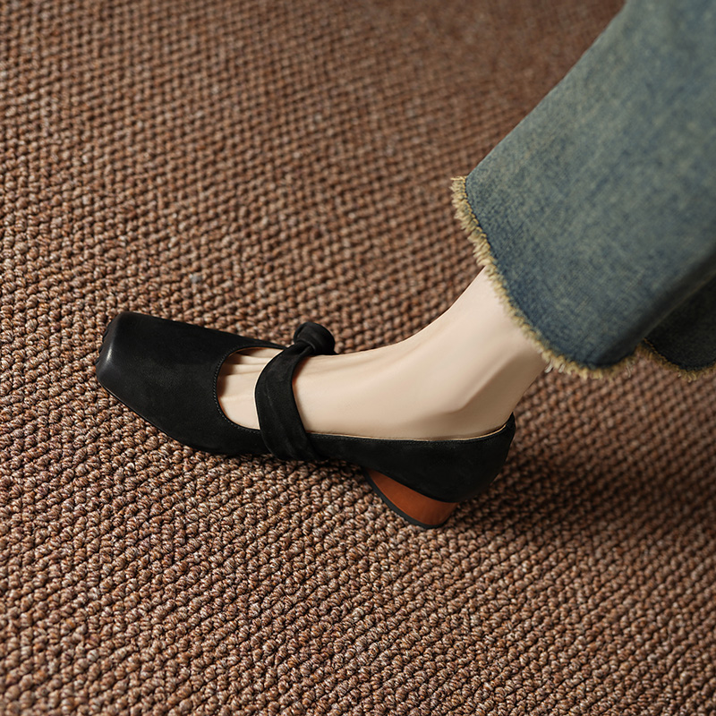 Vintage Brown Suede Chelsea Boots for Women - Round-Toe Genuine Leather Chunky Heels, Stylish Y2K Fashion Footwear