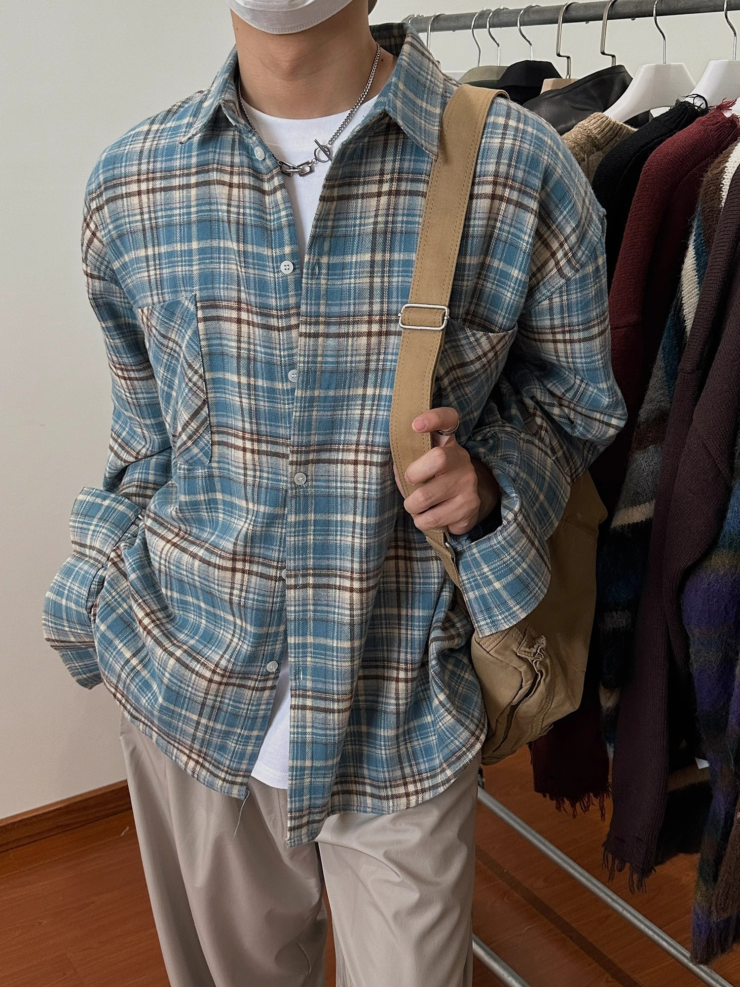 Vintage Brushed Plaid Long Sleeve Shirt for Men & Women, Pleated Pocket, Casual Couple's Jacket, Spring & Autumn Fashion Vintage Brushed Plaid Long Sleeve Shirt for Men & Women, Pleated Pocket, Casual Couple's Jacket, Spring & Autumn Fashion