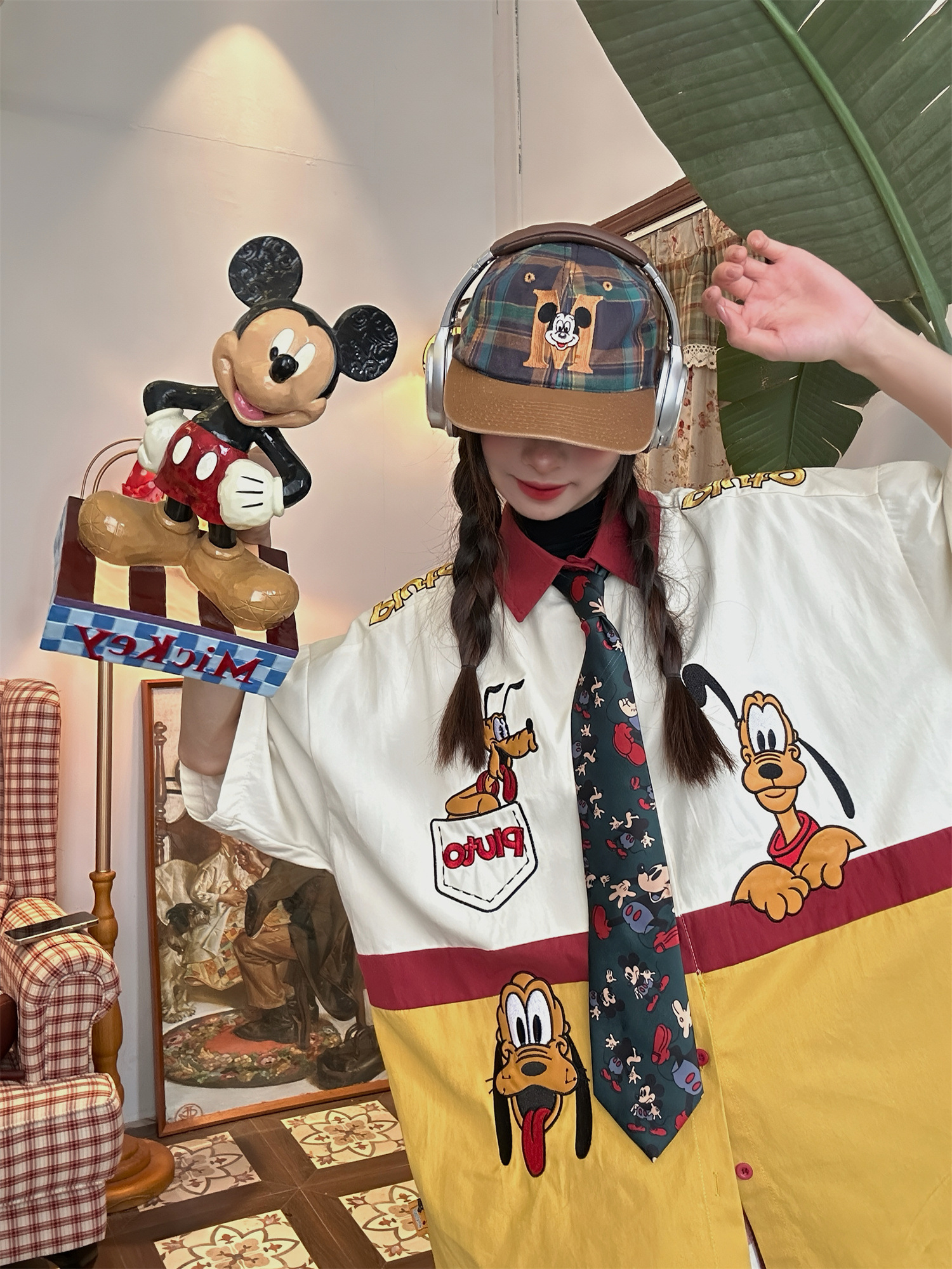 Vintage Cartoon Embroidered Patchwork Short Sleeve Shirt - Fun Pluto Design, Loose Fit, Retro Style for 90s and Y2K Fashion Lovers Vintage Cartoon Embroidered Patchwork Short Sleeve Shirt - Fun Pluto Design, Loose Fit, Retro Style for 90s and Y2K Fashion Lovers