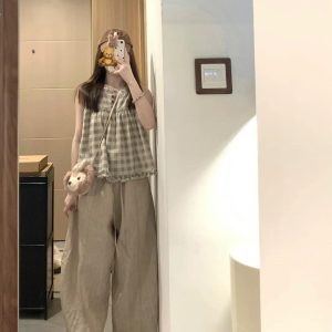 Vintage Checkered Sleeveless Shirt for Girls with Ruffled Edges - Summer Doll-Style Top for Middle and High School Students