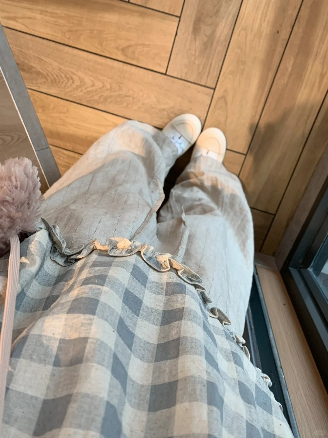 Vintage Checkered Sleeveless Shirt for Girls with Ruffled Edges - Summer Doll-Style Top for Middle and High School Students Vintage Checkered Sleeveless Shirt for Girls with Ruffled Edges - Summer Doll-Style Top for Middle and High School Students