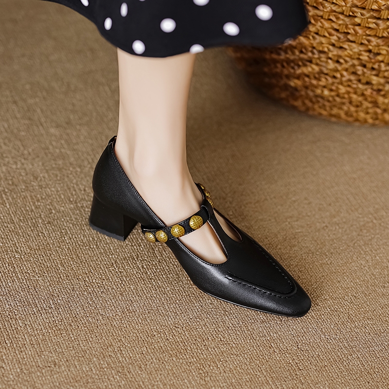 Vintage Chunky-Heeled Pointed-Toe Slip-On Studded Shoes for Women - Italian Style Mid-Heel Footwear