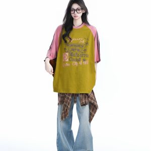 Vintage Color-Blocked Raglan Short Sleeve T-Shirt for Women - Distressed Loose Casual Style, Trendy Half-Sleeve Top