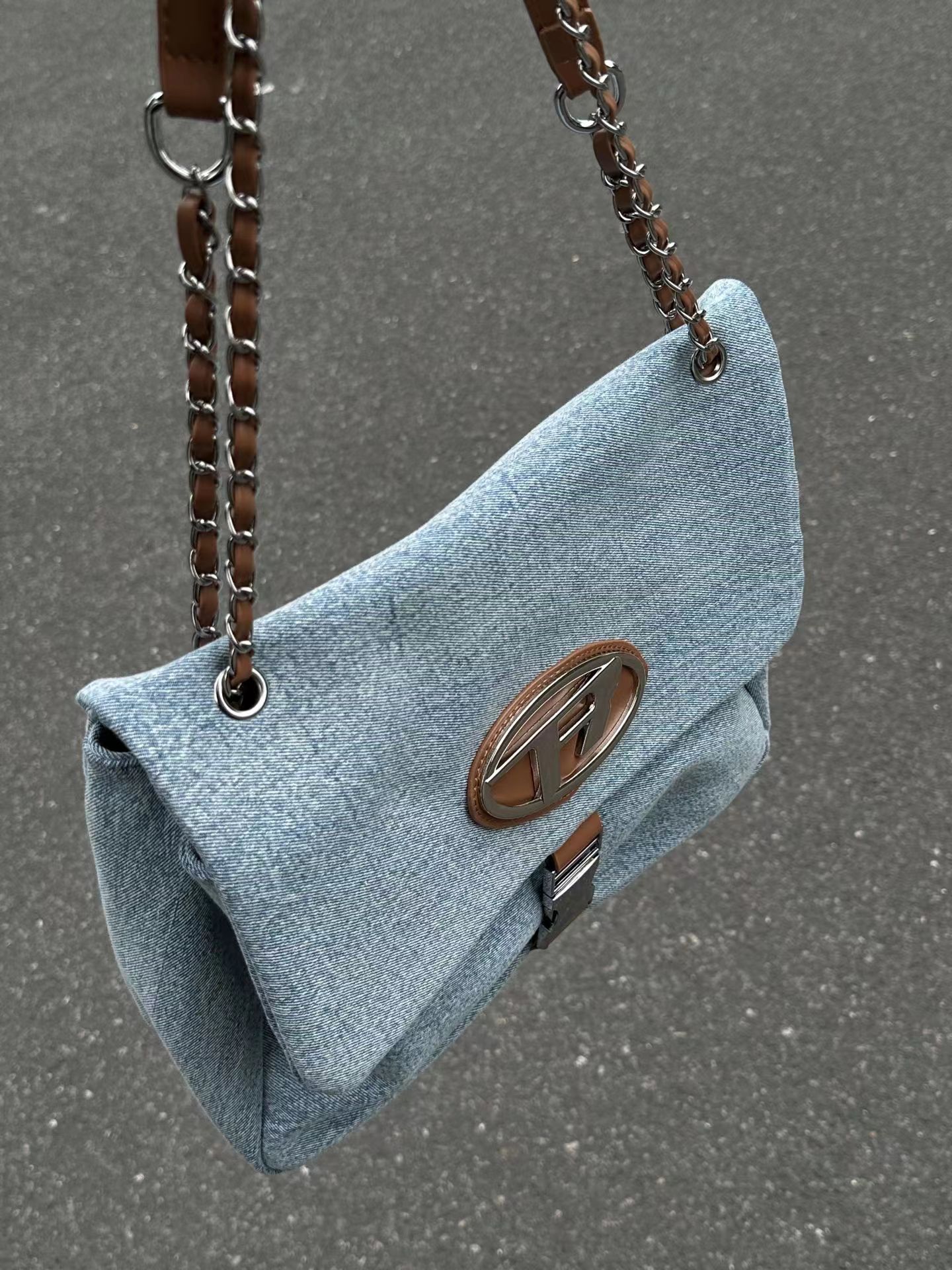 Vintage Denim Chain Strap Crossbody Bag for Women - Large Capacity Casual Underarm Commuting Bag 2023 Vintage Denim Chain Strap Crossbody Bag for Women - Large Capacity Casual Underarm Commuting Bag 2023