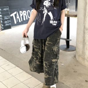 Vintage Distressed Short-Sleeve T-Shirt for Men & Women - Casual Hip-Hop Street Style Tee, Retro American Aesthetic