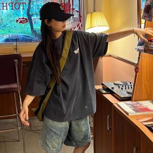 Vintage Floral Print Loose Fit Short-Sleeve T-Shirt for Men and Women - Casual Retro Cotton Tee in Washed Design