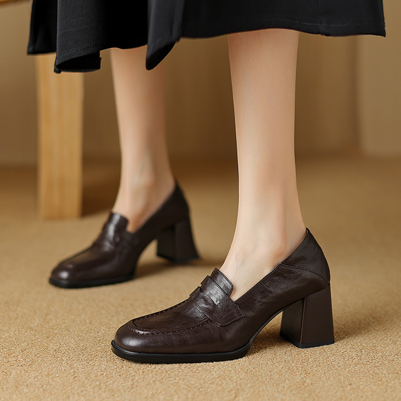 Vintage French Women's Leather Flats with Square Toe, Chunky Heel - Italian Design, Deep Mouth Style, Classic Fashion Footwear