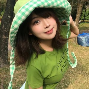 Vintage Green Letter Print Shoulder T-Shirt for Women, Slim Fit Short Sleeve Top, Trendy Summer Style