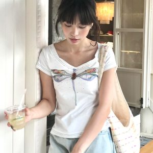 Vintage Hand-Painted Print V-Neck Cropped T-Shirt for Women - American Style Short Sleeve Slim Fit Summer Top