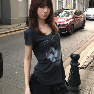 Vintage-Inspired Big Collar T-Shirt for Women, Portrait Print, Gray Short Sleeves, Loose Fit, Trendy Summer High Street Top