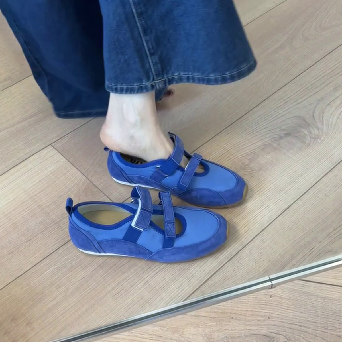 Vintage Leather Hollow-Out Velcro Mary Jane Shoes for Women - Versatile Ballet Style Flat Casual Training Shoes