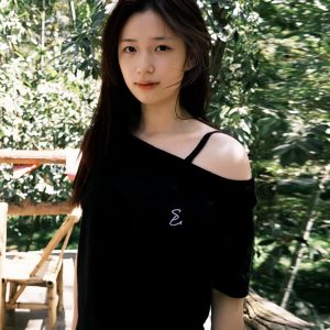Vintage Off-Shoulder Black T-Shirt for Women - Summer 2025, Short Sleeve, Loose Fit, Slimming Casual Trend