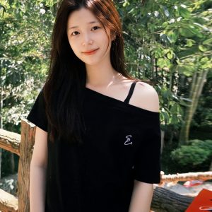 Vintage Off-Shoulder Black T-Shirt for Women - Summer 2025, Short Sleeve, Loose Fit, Slimming Casual Trend
