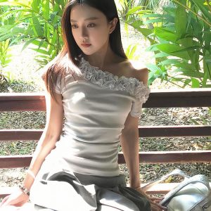 Vintage Off-Shoulder T-Shirt for Women - Summer Multi-Layer Lace, Slim Fit, Short Sleeves, Trendy Niche Design