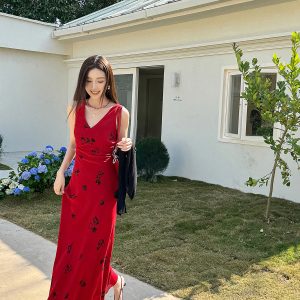 Vintage Red Chiffon Dress - Slim Fit V-Neck, High Waist, Elegant Long Floor-Length Dress for Summer Vacation
