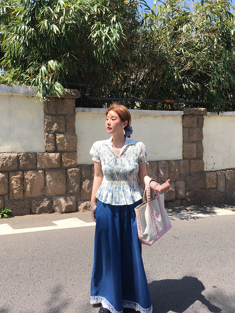 Vintage Retro Lace Trim High-Waisted Denim Pants for Women - Summer Loose Wide-Leg Trousers, 90s Inspired Fashion Vintage Retro Lace Trim High-Waisted Denim Pants for Women - Summer Loose Wide-Leg Trousers, 90s Inspired Fashion