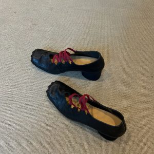 Vintage Sheepskin Pleated Square-Toe Cross-Strap High-Heeled Ballet Mary Jane Shoes - Chunky Heel, Pig-Nose Style