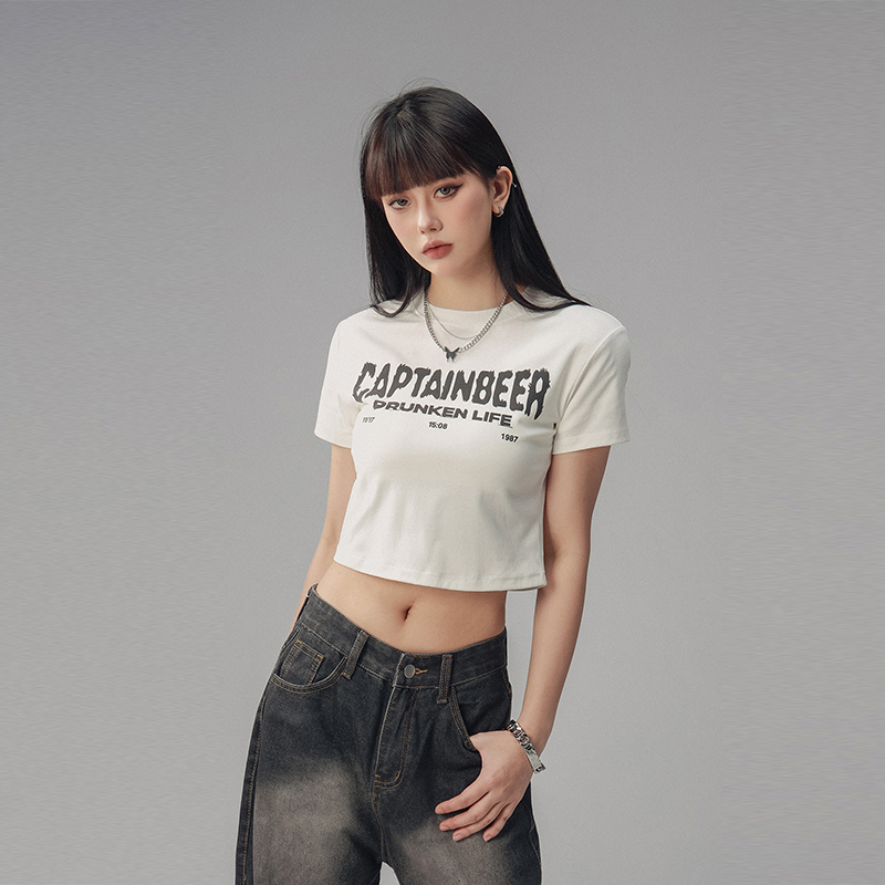 Vintage Slim Fit Cropped T-Shirt for Women - American Beer Team Captain Design, Summer Dance Style, Trendy Short Sleeve Top