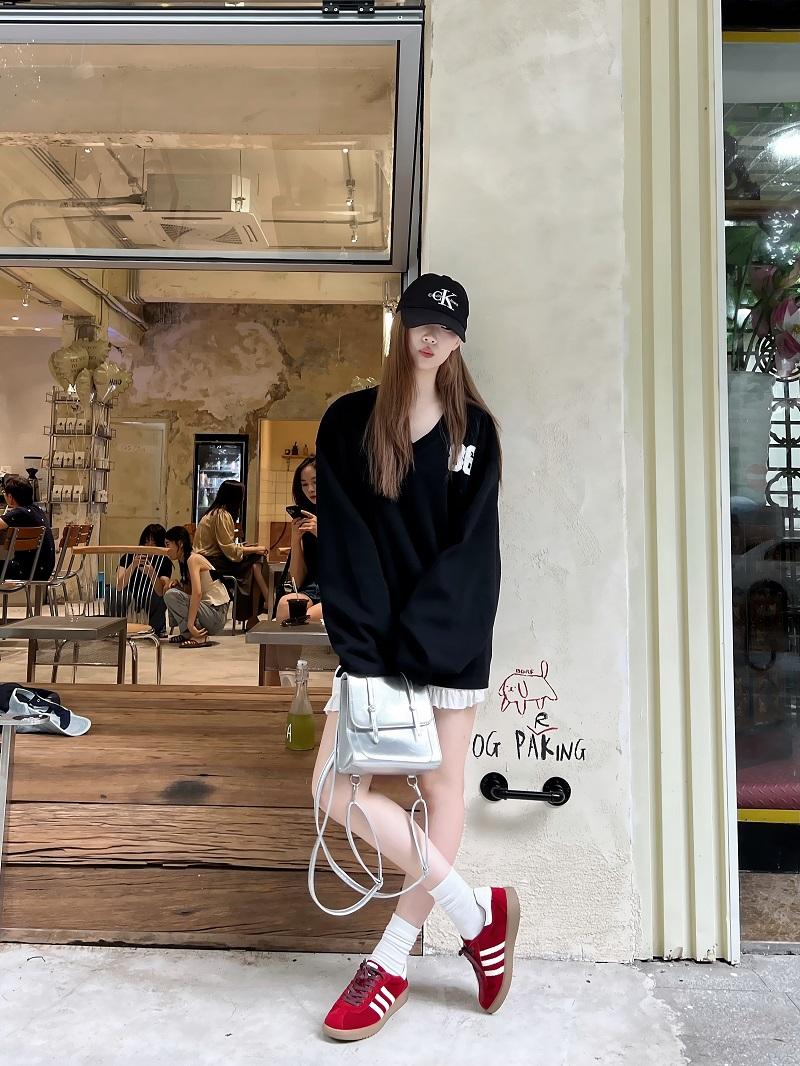 Vintage V-Neck Sweatshirt for Men and Women, Loose Casual Long Sleeve Jersey Jacket, Fall Fashion Essential Vintage V-Neck Sweatshirt for Men and Women, Loose Casual Long Sleeve Jersey Jacket, Fall Fashion Essential