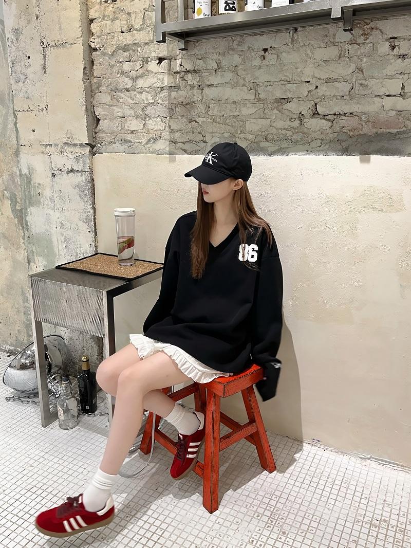 Vintage V-Neck Sweatshirt for Men and Women, Loose Casual Long Sleeve Jersey Jacket, Fall Fashion Essential Vintage V-Neck Sweatshirt for Men and Women, Loose Casual Long Sleeve Jersey Jacket, Fall Fashion Essential