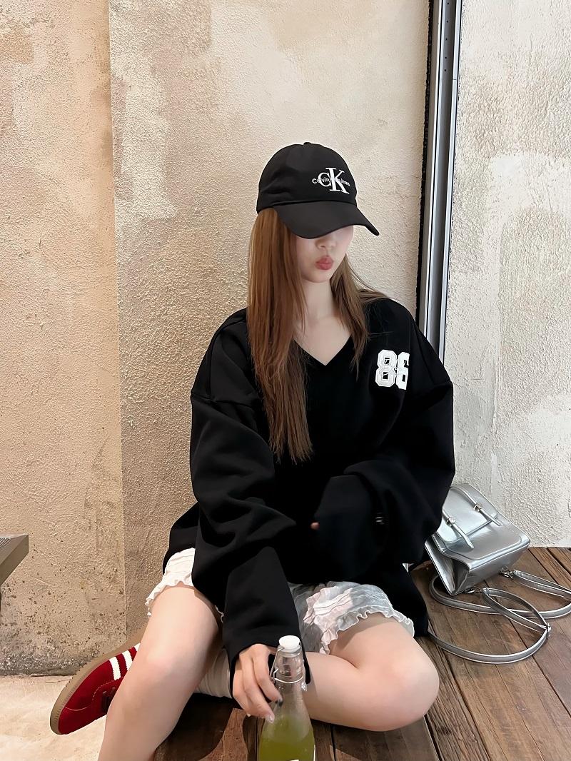 Vintage V-Neck Sweatshirt for Men and Women, Loose Casual Long Sleeve Jersey Jacket, Fall Fashion Essential Vintage V-Neck Sweatshirt for Men and Women, Loose Casual Long Sleeve Jersey Jacket, Fall Fashion Essential