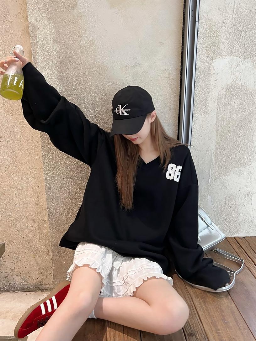 Vintage V-Neck Sweatshirt for Men and Women, Loose Casual Long Sleeve Jersey Jacket, Fall Fashion Essential Vintage V-Neck Sweatshirt for Men and Women, Loose Casual Long Sleeve Jersey Jacket, Fall Fashion Essential