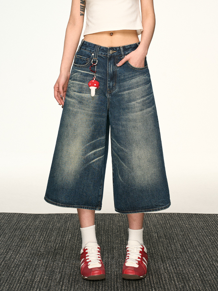 Vintage Washed Distressed Denim Shorts for Women - Loose-Fitting Three-Quarter Straight-Leg Wide-Leg Summer Style Vintage Washed Distressed Denim Shorts for Women - Loose-Fitting Three-Quarter Straight-Leg Wide-Leg Summer Style