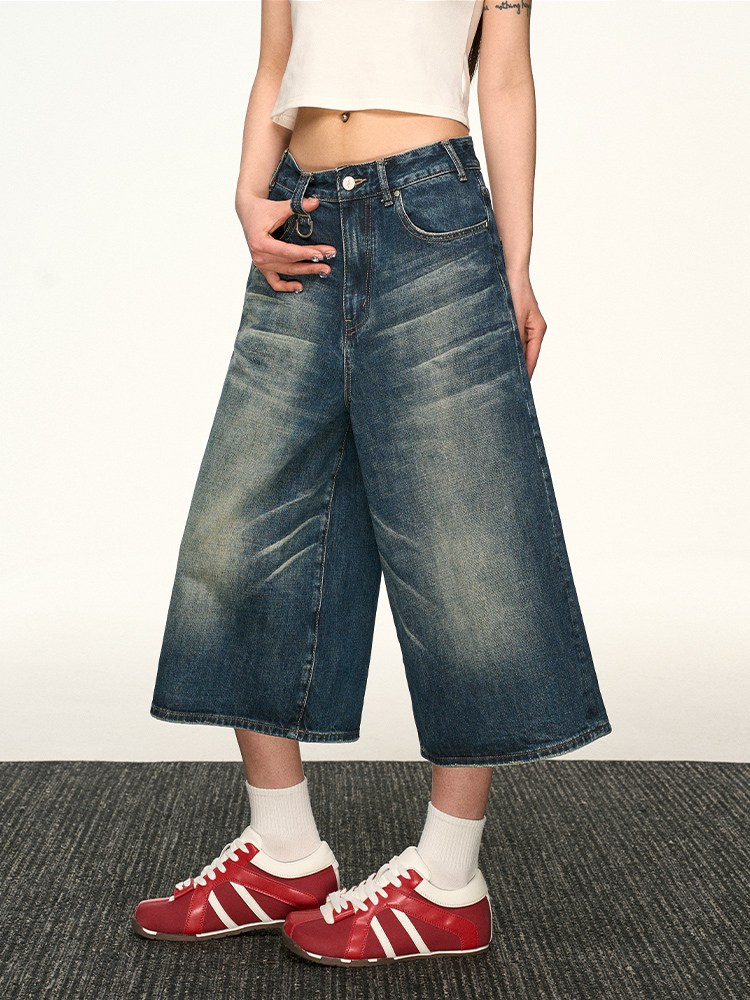 Vintage Washed Distressed Denim Shorts for Women - Loose-Fitting Three-Quarter Straight-Leg Wide-Leg Summer Style Vintage Washed Distressed Denim Shorts for Women - Loose-Fitting Three-Quarter Straight-Leg Wide-Leg Summer Style