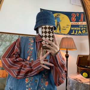 Vintage Washed Distressed Floral Embroidery Vest - Retro Style Sleeveless Jacket for Autumn, Versatile 90s-Inspired Fashion