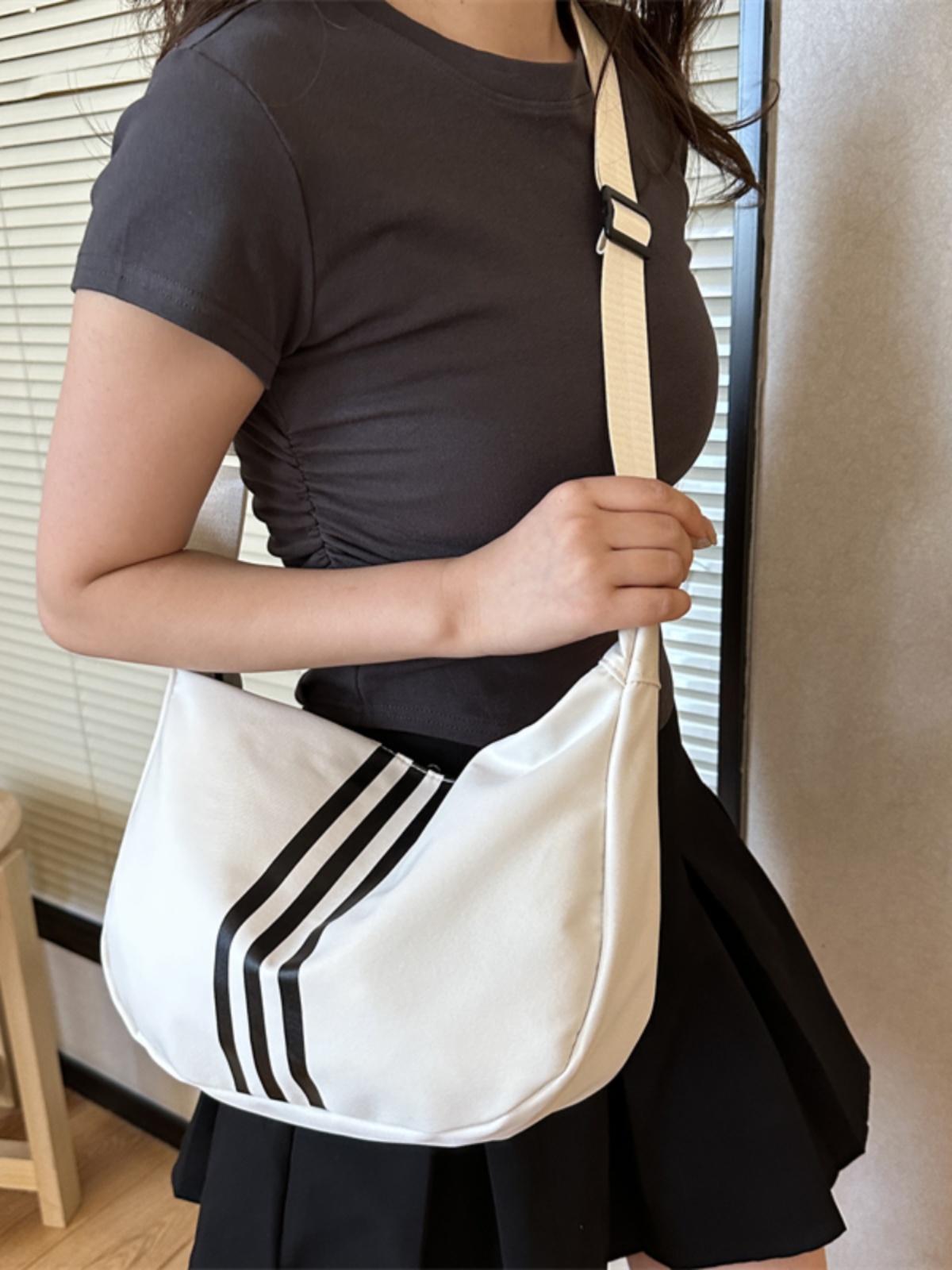 Waterproof Oxford Cloth Large-Capacity Dumpling Crossbody Bag for Women – Trendy Versatile Casual Sports Shoulder Bag Waterproof Oxford Cloth Large-Capacity Dumpling Crossbody Bag for Women – Trendy Versatile Casual Sports Shoulder Bag