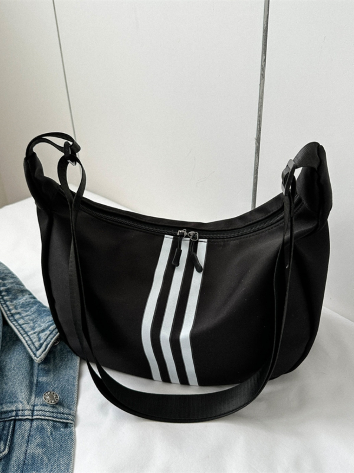 Waterproof Oxford Cloth Large-Capacity Dumpling Crossbody Bag for Women – Trendy Versatile Casual Sports Shoulder Bag Waterproof Oxford Cloth Large-Capacity Dumpling Crossbody Bag for Women – Trendy Versatile Casual Sports Shoulder Bag