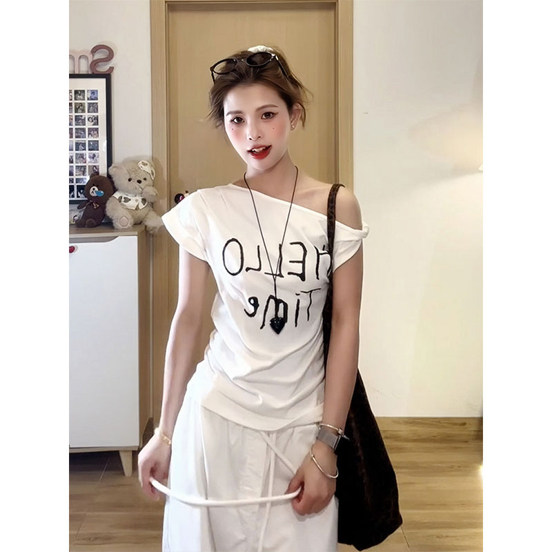 White Diagonal Shoulder Twisted Knot T-Shirt for Women, Summer Letter Print, Slim Fit Short Sleeve, Korean Style College Top
