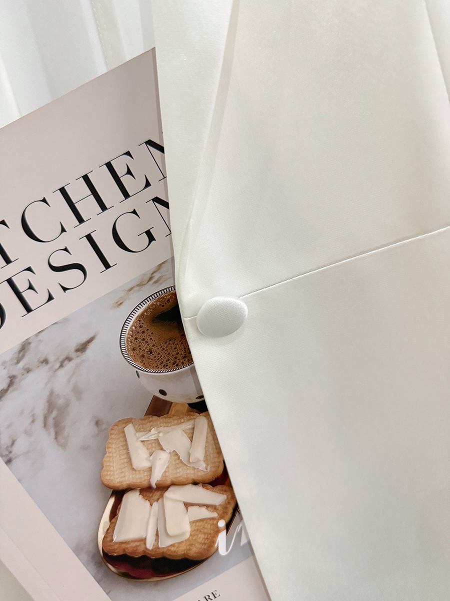 White Korean-Style Thin Blazer for Women - 2025 Summer Trendy Draping Acetate Suit, Age-Reducing Fashion White Korean-Style Thin Blazer for Women - 2025 Summer Trendy Draping Acetate Suit, Age-Reducing Fashion