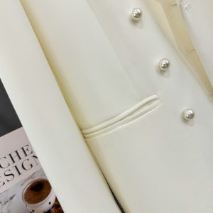 White Minimalist Pearl Button Double-Breasted Suit Jacket for Women - Exquisite Spring Autumn Blazer for Effortless Style